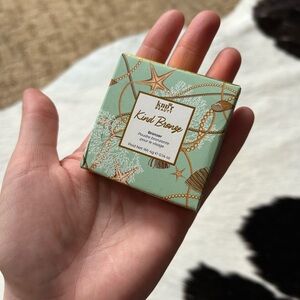 KNDR Bronzer Powder in Blissful Bronze